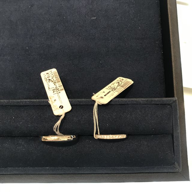 【4℃ BRIDAL(ヨンドシーブライダル)の口コミ】 エタニティタイプでキラキラと輝きとても可愛いです。細めのデザインなの…