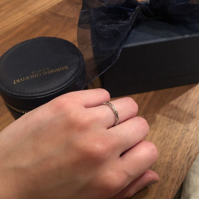 【銀座ダイヤモンドシライシの口コミ】 華奢で可憐なものを探していました。
写真で見て気に入ったものでも実際に…