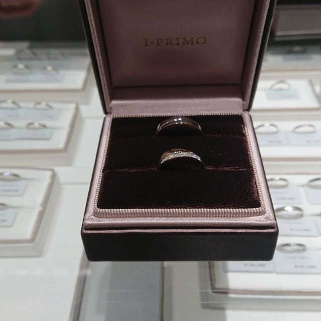 【アイプリモ(I-PRIMO)の口コミ】 ダイヤモンドのキラキラした感じと肌なじみのいいピンクゴールドの両方が…