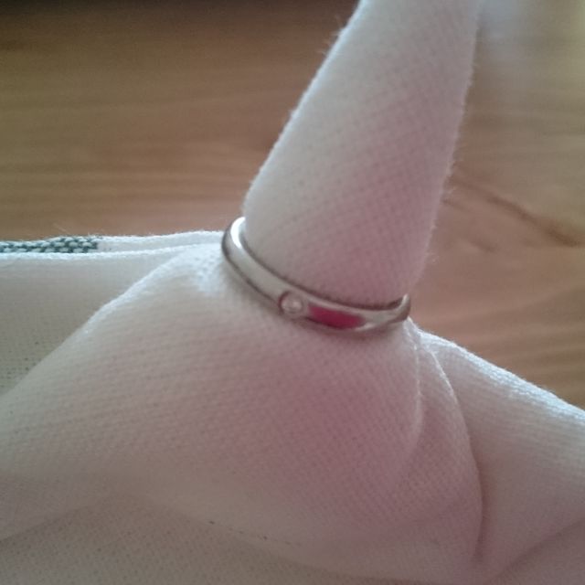 【ティファニー(Tiffany & Co.)の口コミ】 シンプルかつオーソドックスなデザインで長年付けていても飽きがこないこ…