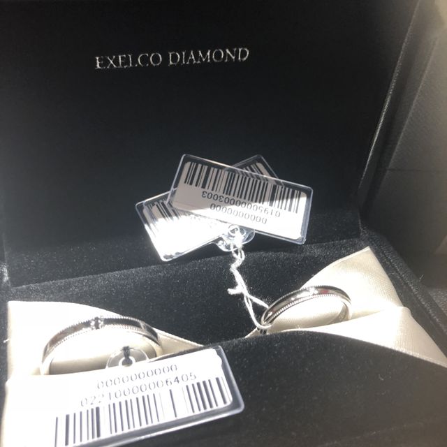 【エクセルコダイヤモンド(EXELCO DIAMOND)の口コミ】 黒ダイヤとミル打ちの組み合わせが他のブランドだとあまりなく、また指輪…