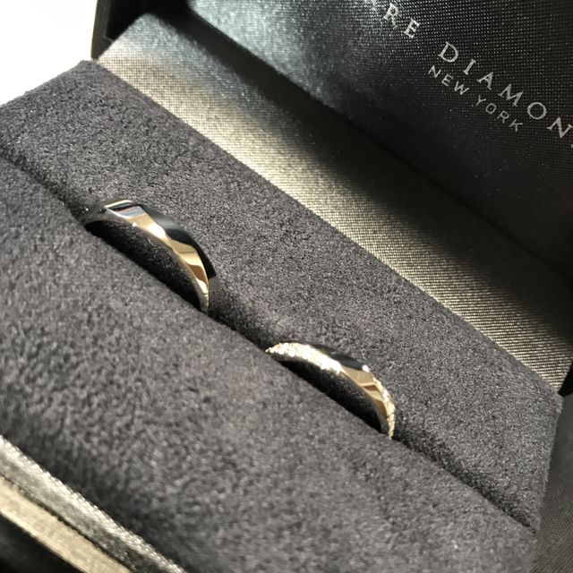 【ラザール ダイヤモンド(LAZARE DIAMOND)の口コミ】 適度な厚みがあり、安っぽいイメージなく、将来的に利用できる点が2人にと…