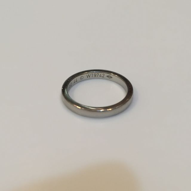 【カルティエ(Cartier)の口コミ】 シンプルなデザインですが洗練されていて、飽きがこないのでとても満足し…