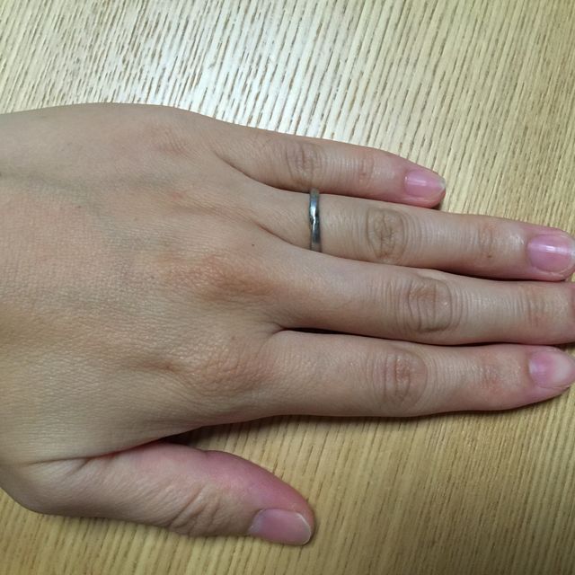 【俄(にわか)の口コミ】 細すぎず太すぎで、あまり主張しない感じでシンプルですがとても素敵な指…