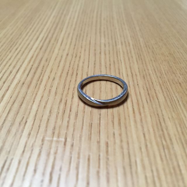 【俄(にわか)の口コミ】 細すぎず太すぎで、あまり主張しない感じでシンプルですがとても素敵な指…