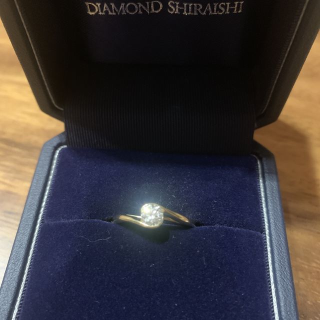 【銀座ダイヤモンドシライシの口コミ】 スタッフの方がとても丁寧に教えて頂き、ダイヤの種類、デザインなど色々…