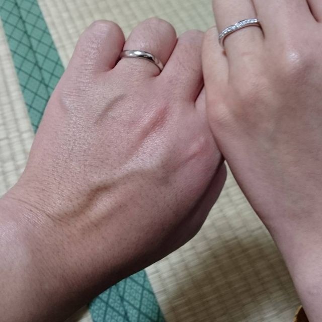 【俄(にわか)の口コミ】 デザインが華奢なもので、ダイヤ付きのものをと考えていて、形が他のもの…