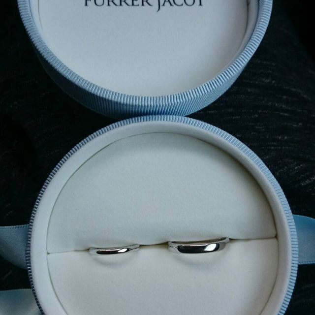 【【閉業】フラー・ジャコー(FURRER-JACOT)の口コミ】 シンプルで華奢なデザインを探していました。いろんな指輪をはめてみて、…