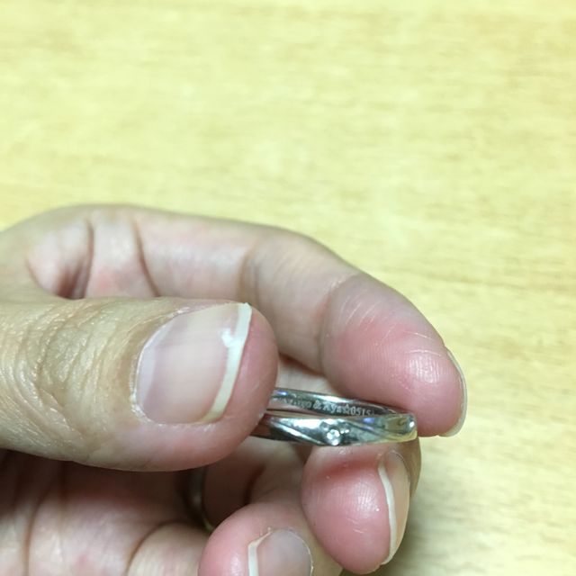 【THE KISS(ザ・キッス)の口コミ】 あまり太いのは仕事上ダメだけれど、シンプルすぎるのも面白味がないので…