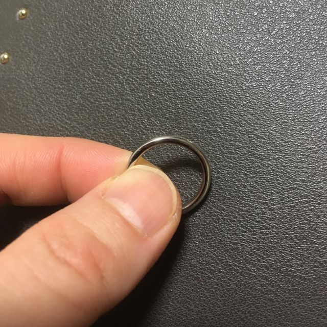 【4℃ BRIDAL(ヨンドシーブライダル)の口コミ】 スタッフさんから「プラチナで耐久性もあるし、シンプルなデザインなので…