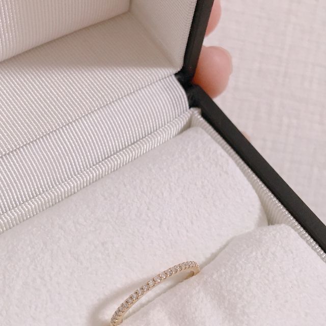 【Galopine & Galopin(ガロピーネガロパン)の口コミ】 もともと持っている結婚指輪に重ねて着けれるようなデザインで探していた…