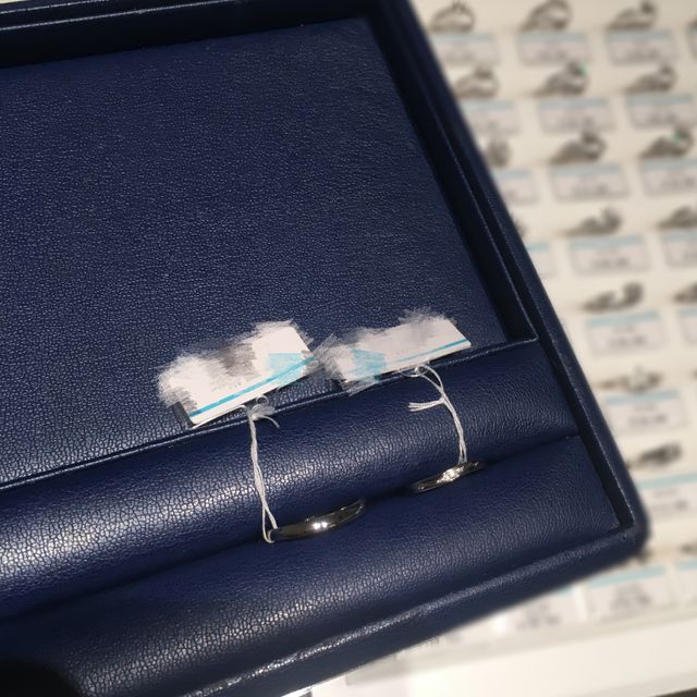 【銀座ダイヤモンドシライシの口コミ】 リングの種類が豊富な気がします。
また、手を握った際に、指輪の当たりが…