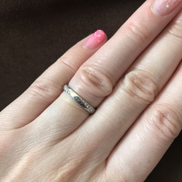 【ラザール ダイヤモンド(LAZARE DIAMOND)の口コミ】 一番はデザインが気に入って購入しました。
お店の方の対応もとても良かっ…