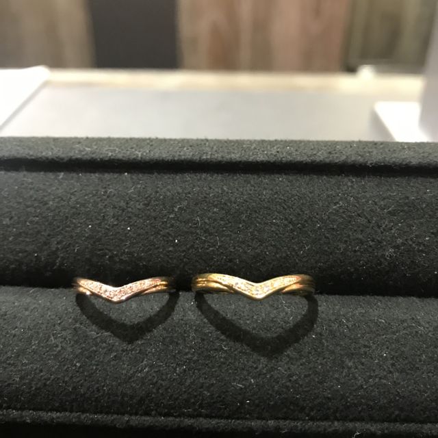 【ジュエリー東京の口コミ】 デザインが珍しく価格もお手頃でした！
ダイヤが少数入っており、ねじれの…