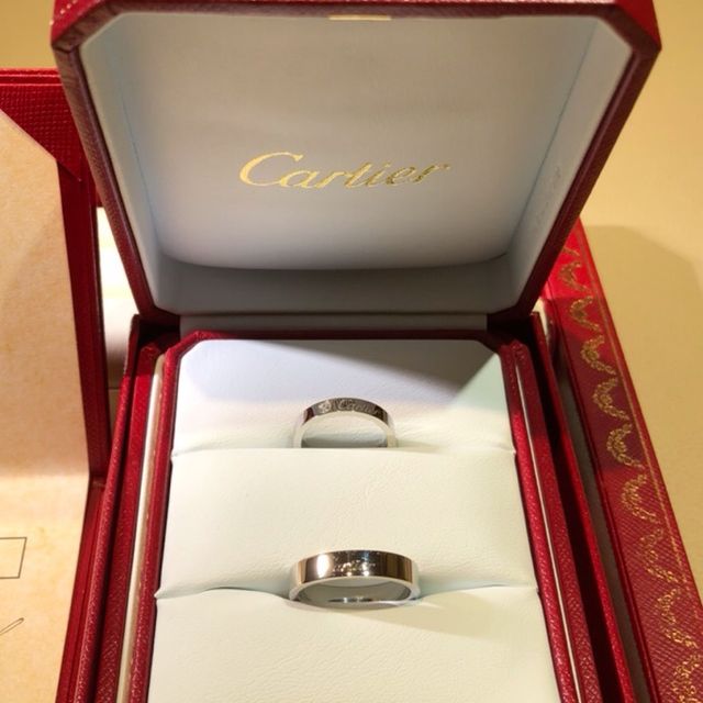 【カルティエ(Cartier)の口コミ】 私はあまりごつくなく、できればダイヤがついているもの、主人は幅広のも…
