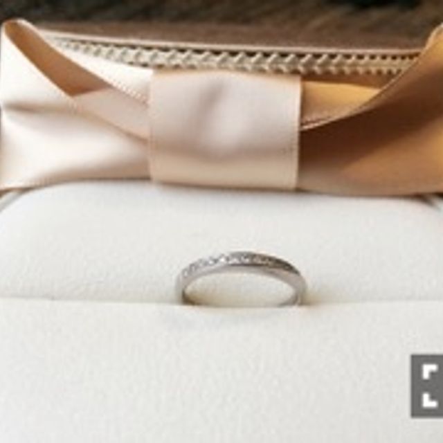 【ヴァンドーム青山(VENDOME AOYAMA)の口コミ】 結婚指輪は年齢を重ねてもつけられるもので、普段の家事にも支障のないデ…