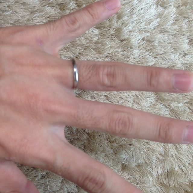 【4℃ BRIDAL(ヨンドシーブライダル)の口コミ】 男性用・女性用ともに、非常にシンプルなデザインでしたので、普段の仕事…