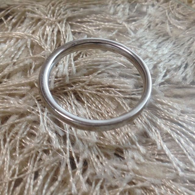 【4℃ BRIDAL(ヨンドシーブライダル)の口コミ】 男性用・女性用ともに、非常にシンプルなデザインでしたので、普段の仕事…