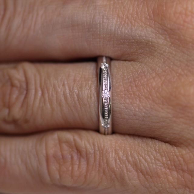 【Gisetto(ジゼット)の口コミ】 アンティーク風のものを探していましたので、ミル打ち（点々模様）が施さ…