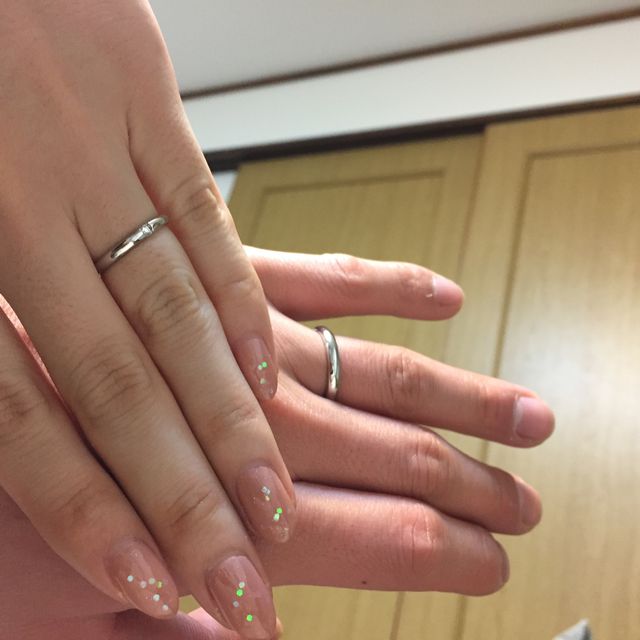 【ラザール ダイヤモンド(LAZARE DIAMOND)の口コミ】 毎日つけたいので、シンプルで派手すぎない指輪を探していました。
正直似…