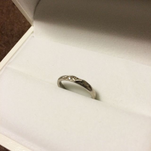 【ギンザタナカブライダル(GINZA TANAKA BRIDAL)の口コミ】 女性向けの指輪はダイヤが多くてキラキラしているものが多いのですが、こ…