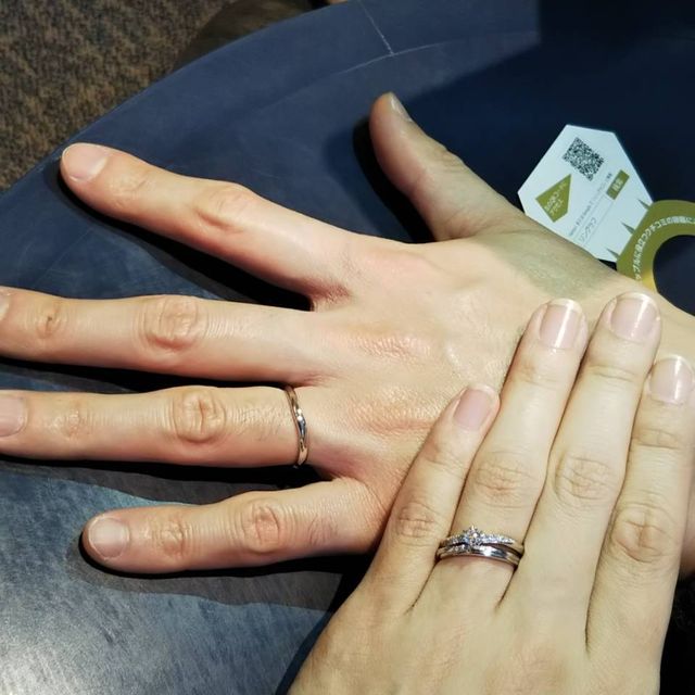 【銀座ダイヤモンドシライシの口コミ】 婚約指輪「スターリー」、結婚指輪(女)「ラディアントデイズ」、結婚指輪(…