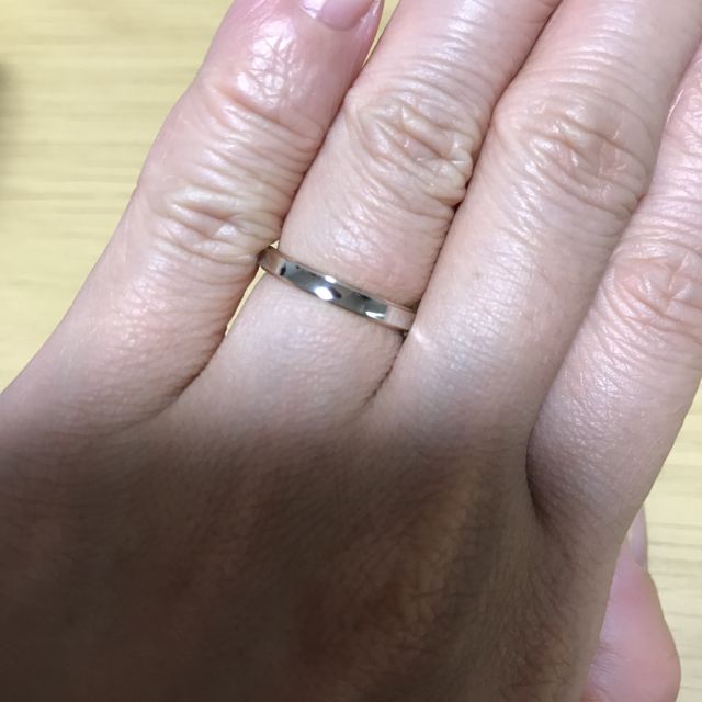 【Ponte Vecchio(ポンテヴェキオ)の口コミ】 丸みがあったり太さのあったりする指輪より、線がはっきりしているタイプ…