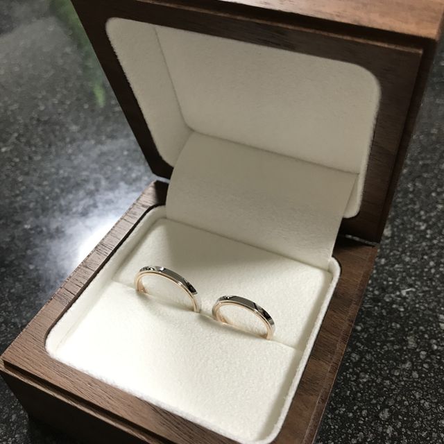 【Ponte Vecchio(ポンテヴェキオ)の口コミ】 丸みがあったり太さのあったりする指輪より、線がはっきりしているタイプ…