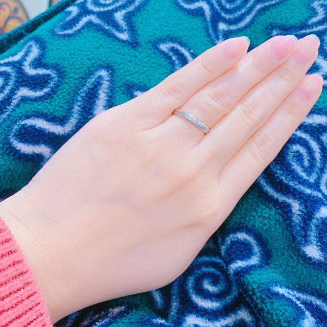 【ラザール ダイヤモンド(LAZARE DIAMOND)の口コミ】 デザインがよかった。
非常にシンプルで、末永く使っていける。
シンプル…