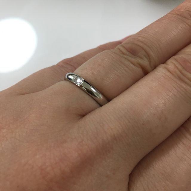 【ラザール ダイヤモンド(LAZARE DIAMOND)の口コミ】 シンプルな物で、長く使用できる物を探していました。
ダイヤモンドも、リ…