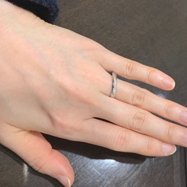 【LUCIE(ルシエ)の口コミ】 まず希望のイメージを聞いてくれて、それに沿ったリングを持ってきてくれ…