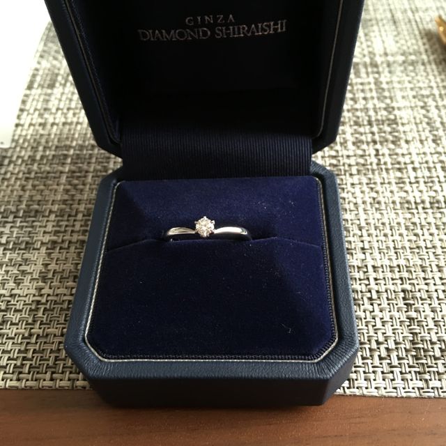 【銀座ダイヤモンドシライシの口コミ】 まず、だいたいの予算をお話したら、お話した予算の範囲内で、とても輝き…