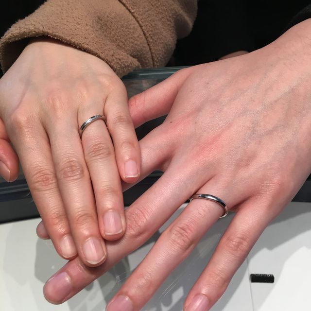 【銀座ダイヤモンドシライシの口コミ】 シンプルだけどキラキラした指輪が欲しくて、一番しっくりきたのでこれに…