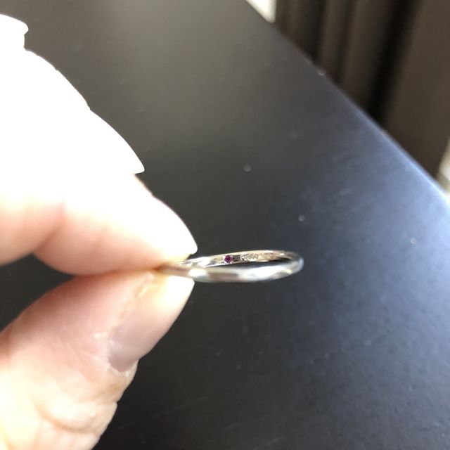 【RosettE(ロゼット)の口コミ】 シンプルなデザインがよく 斜めにひねっていて 細めのリングが好みでした…