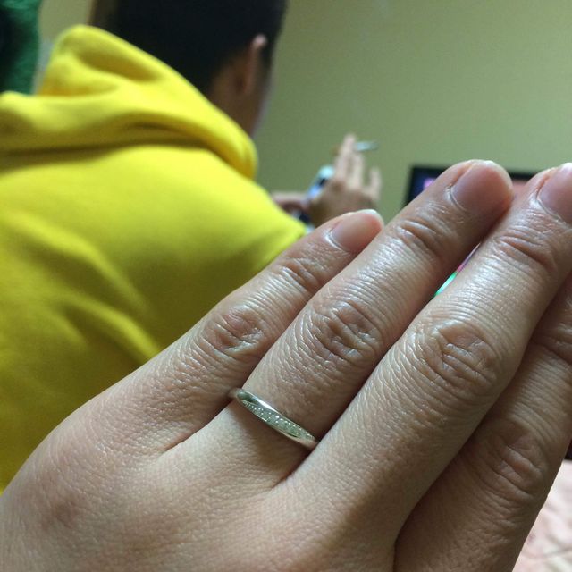 【4℃ BRIDAL(ヨンドシーブライダル)の口コミ】 とりあえず安くて良いものを探していた。デザインがとっても可愛くて、ホ…