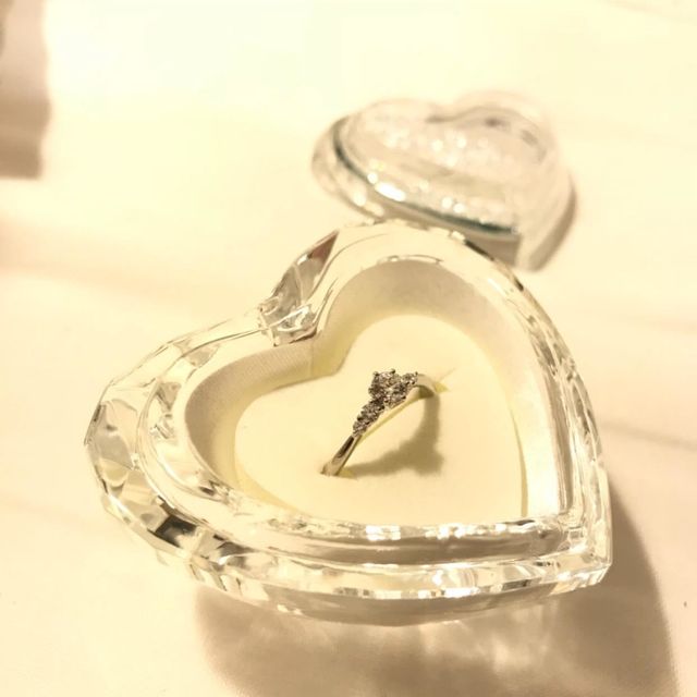 【ヴァンドーム青山(VENDOME AOYAMA)の口コミ】 婚約指輪選びで初めて入ったお店でしたが、全体的に派手になりすぎない上…