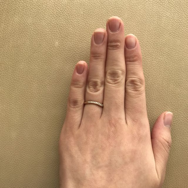 【アイプリモ(I-PRIMO)の口コミ】 カーブのデザインが気に入りました。また、内側に石を入れられるところや…