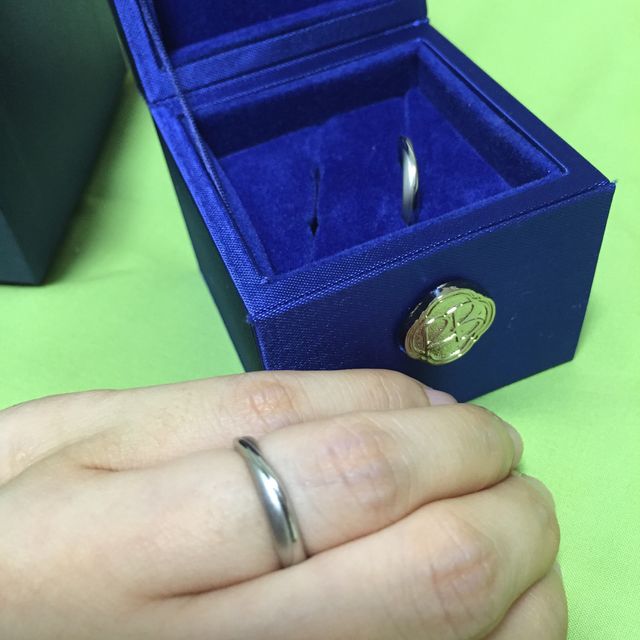 【Romantic Blue(ロマンティックブルー)の口コミ】 表面に宝石が入っている物など、色々ありましたが、何も入ってない物のほ…