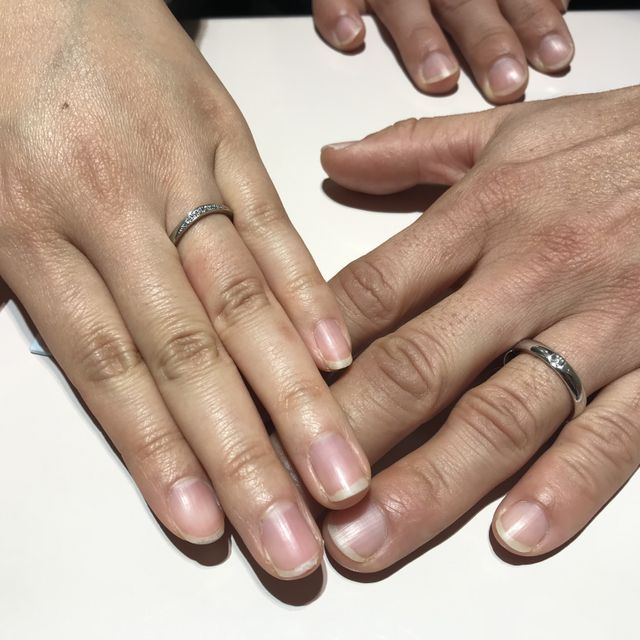 【TRECENTI(トレセンテ)の口コミ】 女性の方の指輪ですが、メレダイヤがUの字に入っているデザインはここでし…