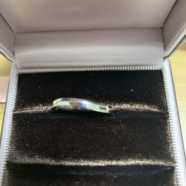 【アイプリモ(I-PRIMO)の口コミ】 指輪のデザインがよく、おしゃれでした。自分は指が太いので幅の大きな指…