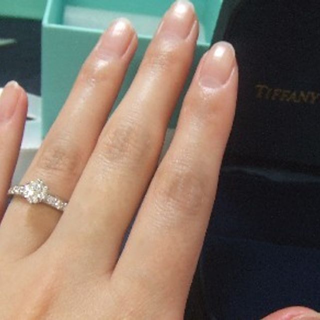 【ティファニー(Tiffany & Co.)の口コミ】 婚約指輪と言うのは基本的に一生に一度しかもらえない記念な物なのできち…