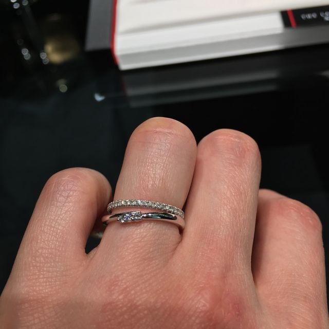 【ラザール ダイヤモンド(LAZARE DIAMOND)の口コミ】 ダイヤの輝きが他店と比べて一目瞭然で違います。7色に輝く感じ、みずみず…