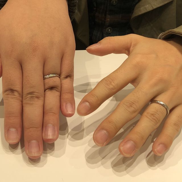 【4℃ BRIDAL(ヨンドシーブライダル)の口コミ】 2人とも指をよく使う仕事をしているので付けてみて付けごごちが1番良い物…