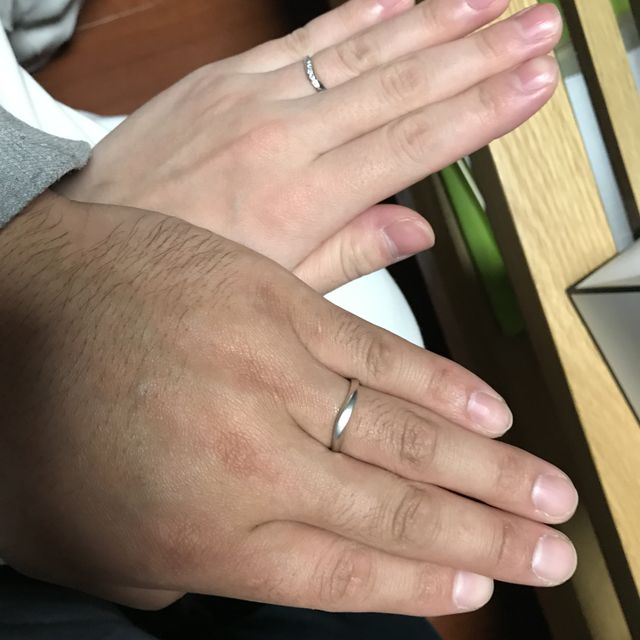 【DOUBULE-STARS(ダブルスター)の口コミ】 指輪のデザインがとてもキレイで指が細く見えるところがとても良い。価格…