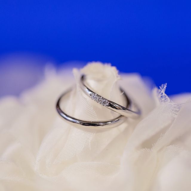 【4℃ BRIDAL(ヨンドシーブライダル)の口コミ】 新郎新婦で同じシリーズの結婚指輪を購入しました！ストレートタイプの指…