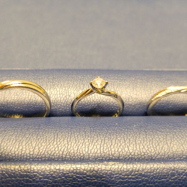 【銀座ダイヤモンドシライシの口コミ】 シンプルなものが良いと言う彼女の要望に合うものを、スタッフの方に相談…