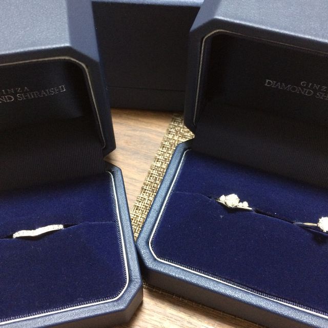 【銀座ダイヤモンドシライシの口コミ】 V字リングのデザインが良かったので、色々と試させて頂きましたが最終的に…