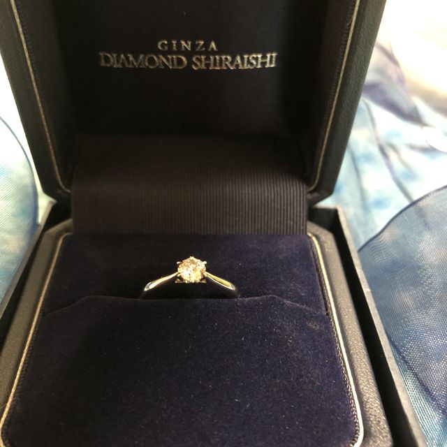 【銀座ダイヤモンドシライシの口コミ】 婚約指輪を選ぶのが人生初の指輪選びでしたが、ダイヤはとにかく綺麗なも…