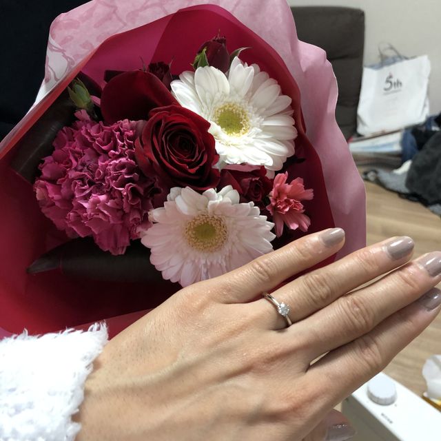 【エクセルコダイヤモンド(EXELCO DIAMOND)の口コミ】 デザインに関しては結婚指輪に合わせやすいシンプルなものを彼にオーダー…