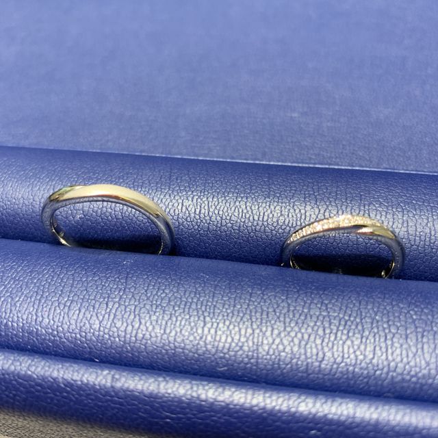 【銀座ダイヤモンドシライシの口コミ】 元々、斜めにダイヤモンドが並んで入るデザインが好みで探していた。こち…